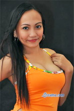 Junenarry is a sexy Filipina lady who says her heart is empty and she needs a real man