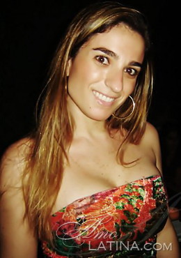 Elisa is a voluptuos Brazilian Beauty